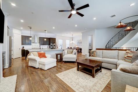 5226 Kiam Street 1003 Houston TX 77007