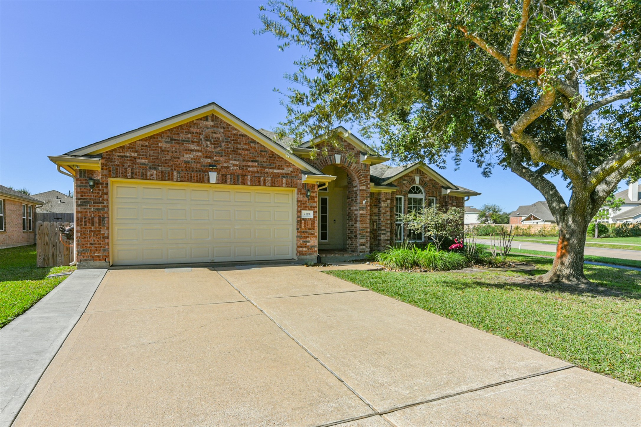 2102 Forest Bank Lane Pearland TX 77581