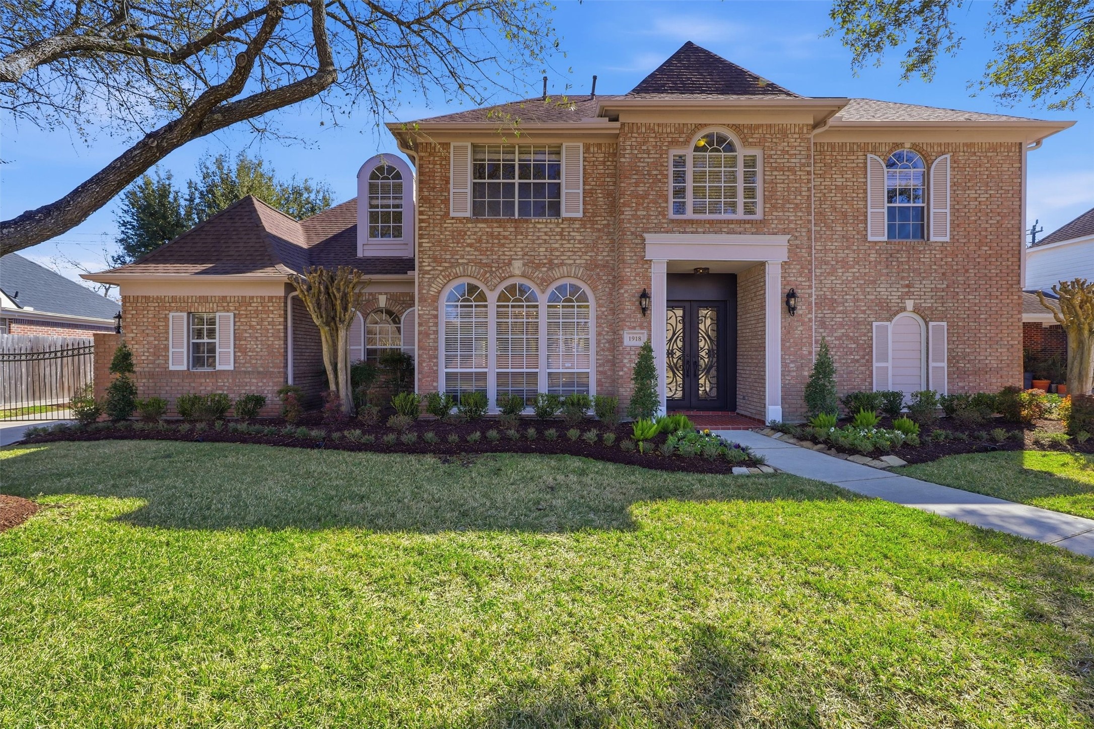 1918 Winter Knoll Way Houston TX 77062