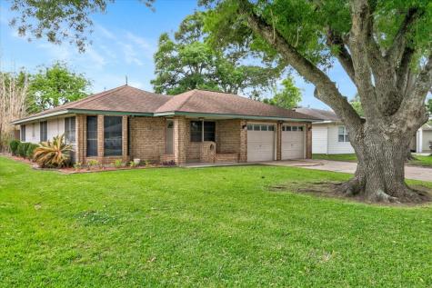 5031 Kent Avenue Groves TX 77619