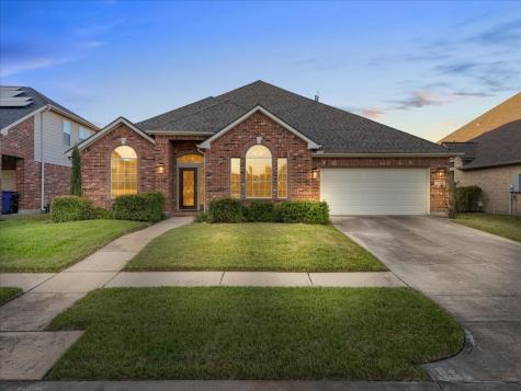 109 Hawke Bay Lane Friendswood TX 77546