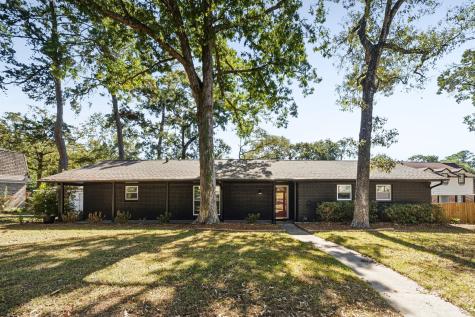 405 Shadywood Circle Conroe TX 77304
