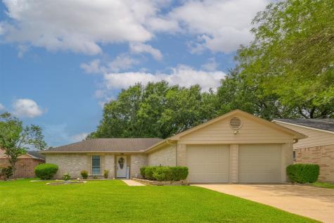 17118 Coopers Draw Lane Friendswood TX 77546