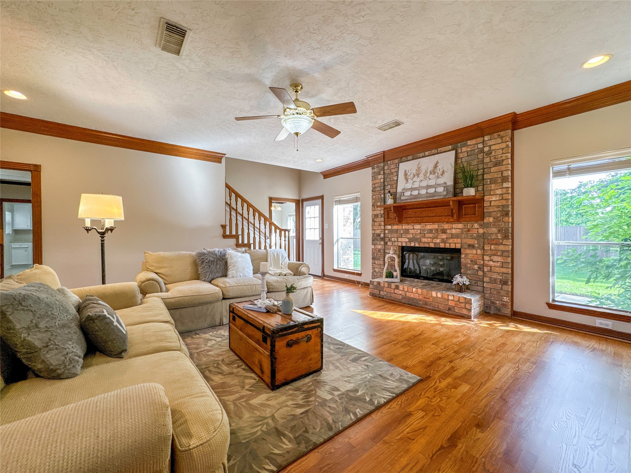 906 Knights Court Friendswood TX 77546