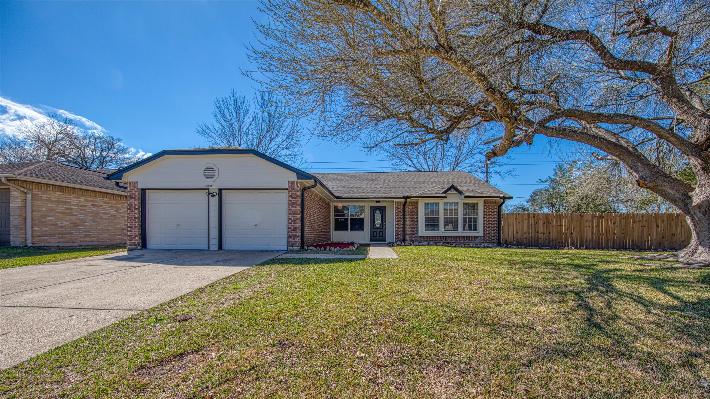 16906 Man O War Lane Friendswood TX 77546