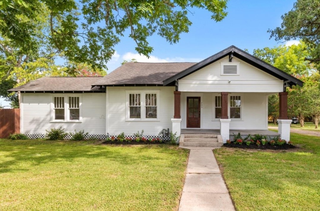 205 W Kay Street Dayton TX 77535