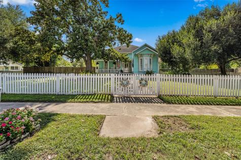 804 Milam Street Columbus TX 78934