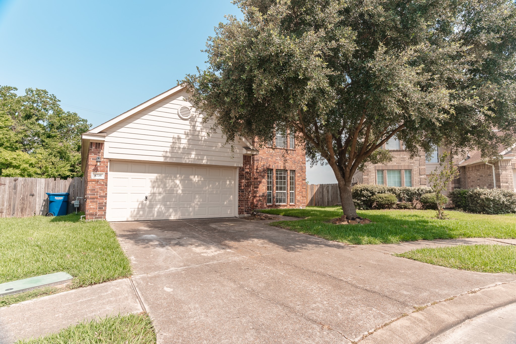 8735 W Highlands Crossing Highlands TX 77562