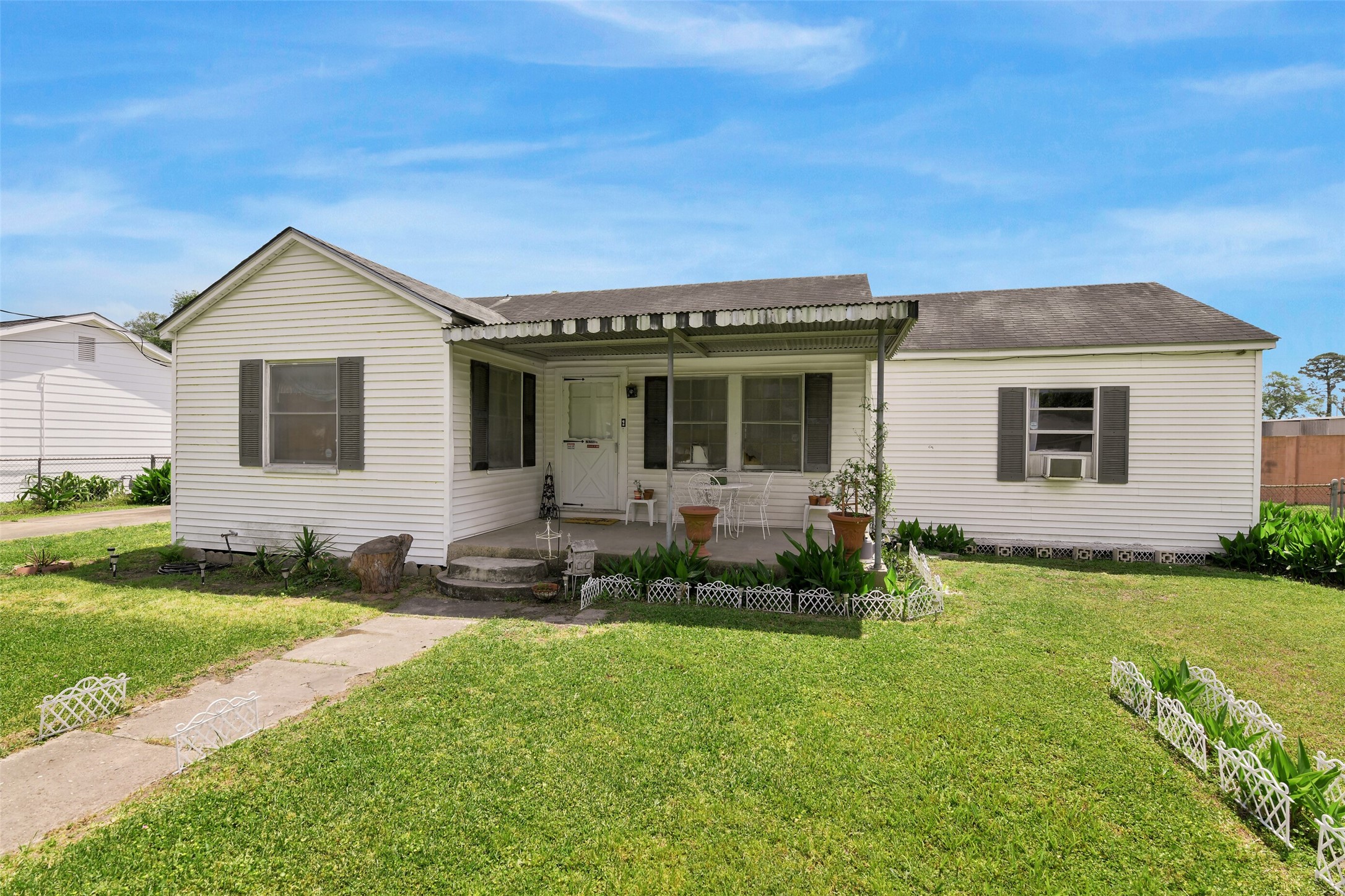 108 Fichter Street Houston TX 77022