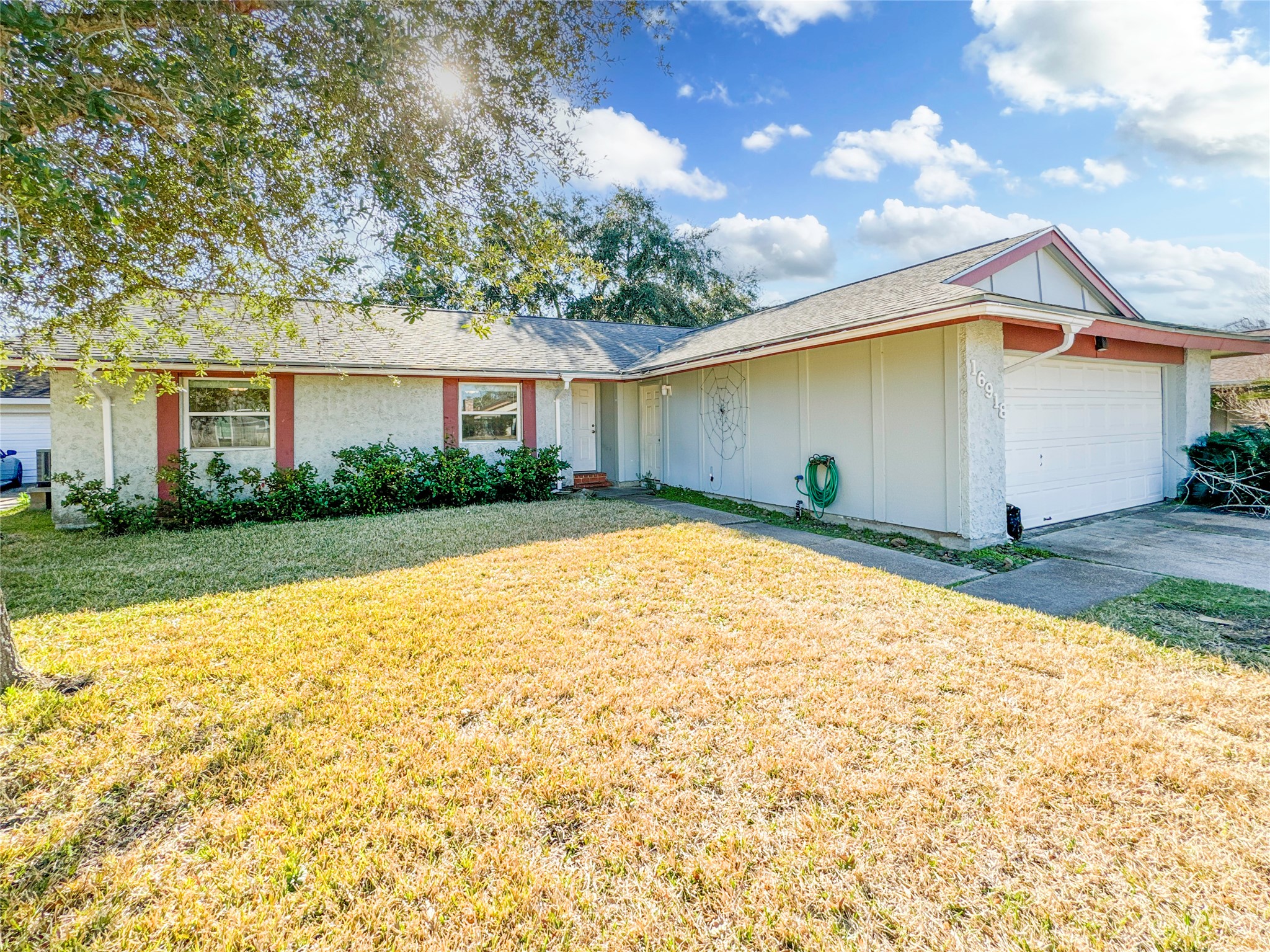 16918 Worden Lane Friendswood TX 77546