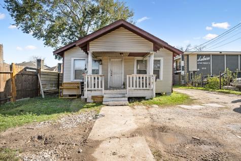 3311 Auburn Street Houston TX 77017