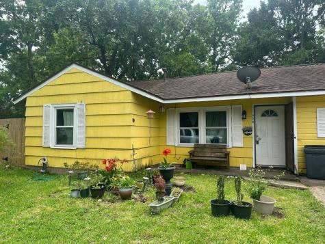 426 Center Way Street Lake Jackson TX 77566