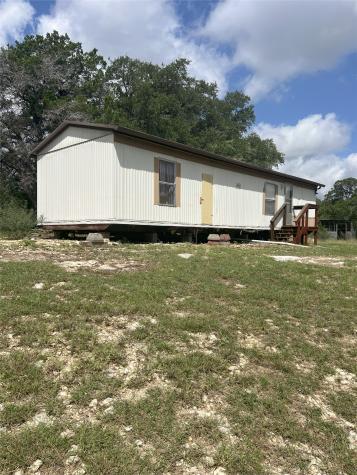 1075 Lakeshore Lane Bandera TX 78003