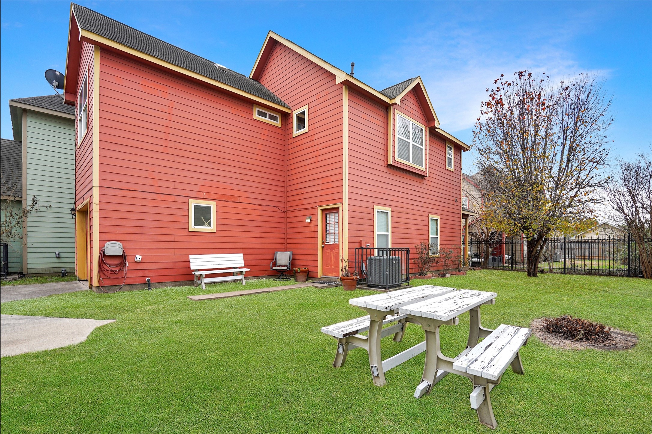 109 Delaney Street Houston TX 77009