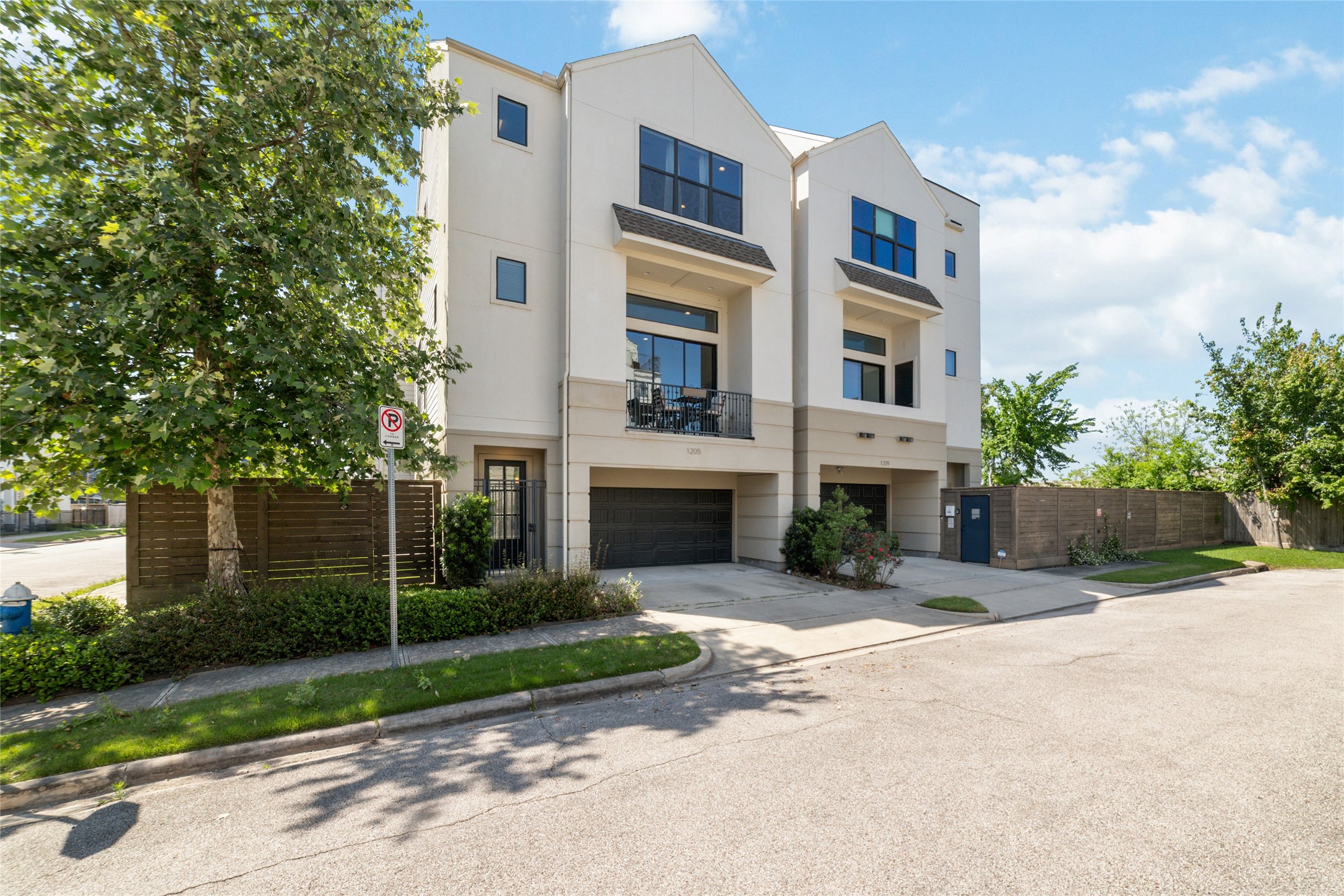 1205 Fowler Street Houston TX 77007