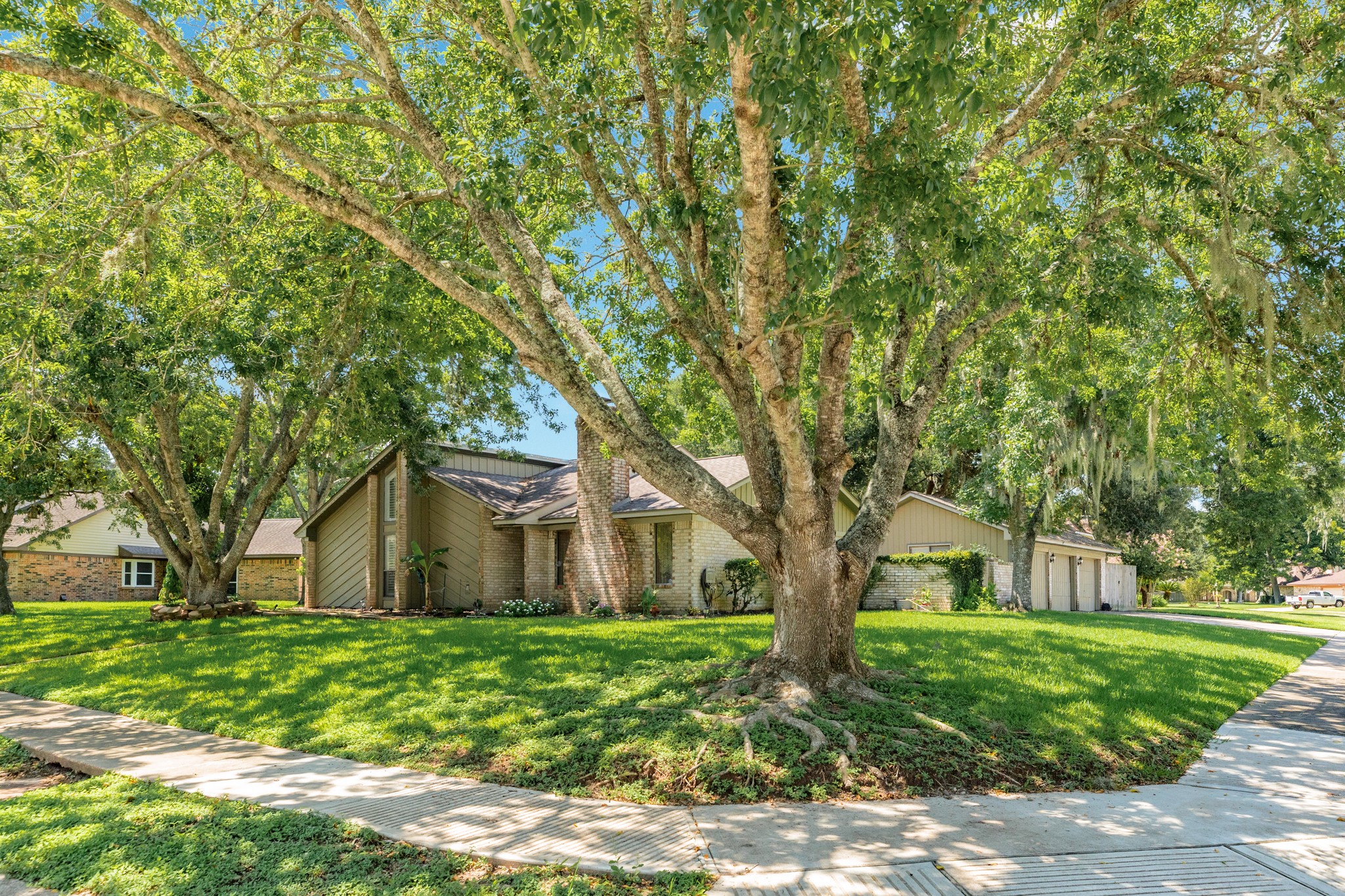 149 Spanish Moss Lane Lake Jackson TX 77566