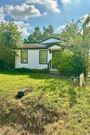 8914 De Priest Street Houston TX 77088