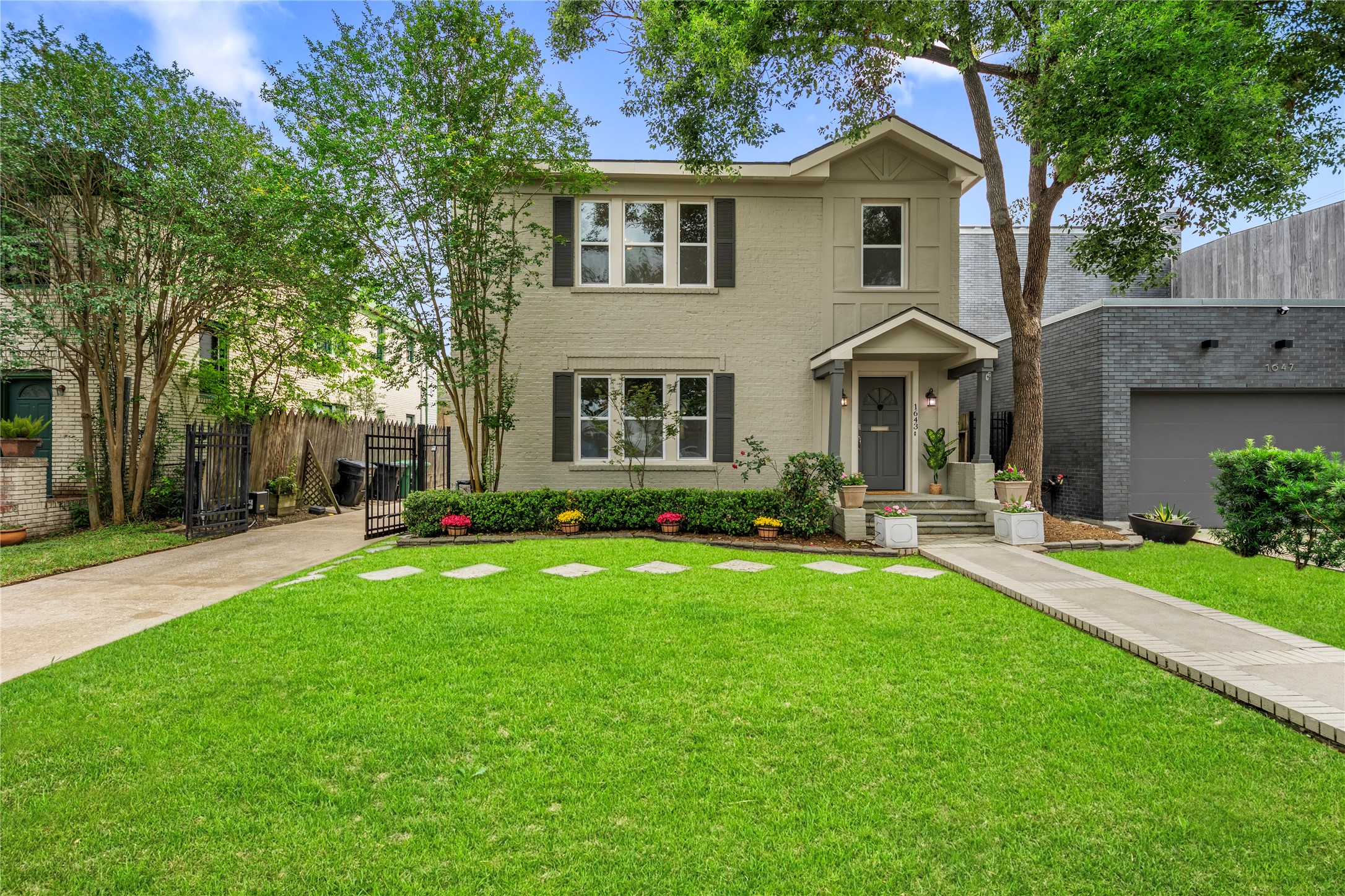 1643 Norfolk Street Houston TX 77006