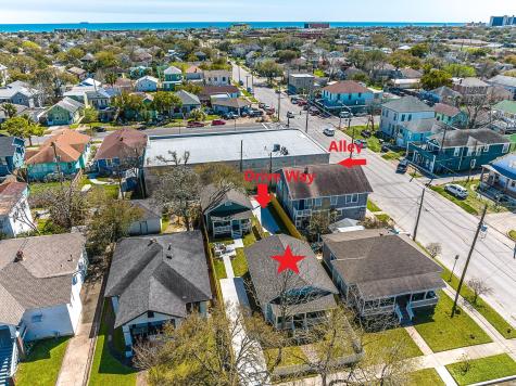 3825 Avenue N 1/2 Galveston TX 77550