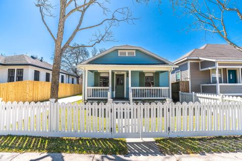 3825 Avenue N 1/2 Galveston TX 77550
