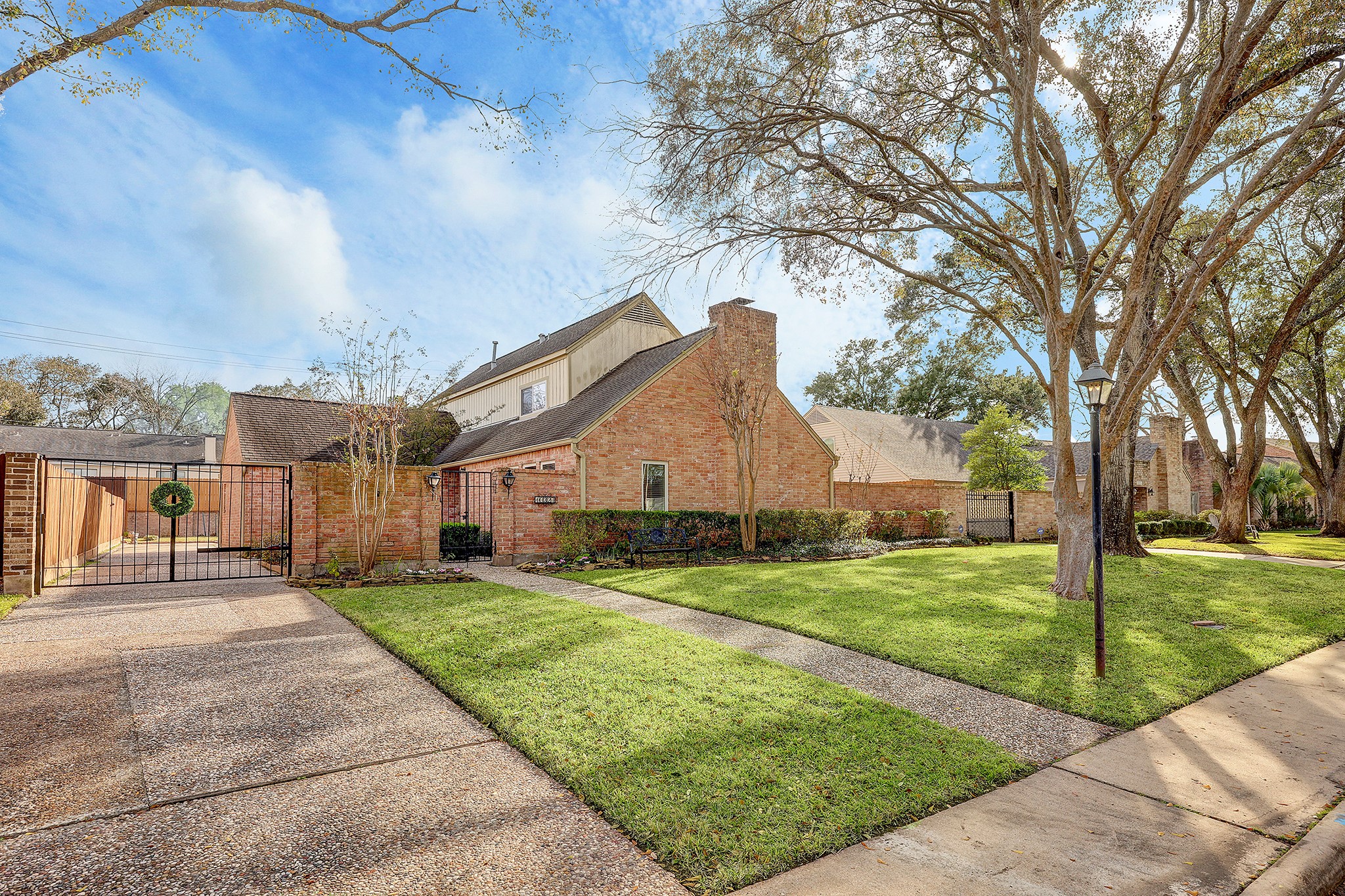 10327 Lynbrook Hollow Street Houston TX 77042