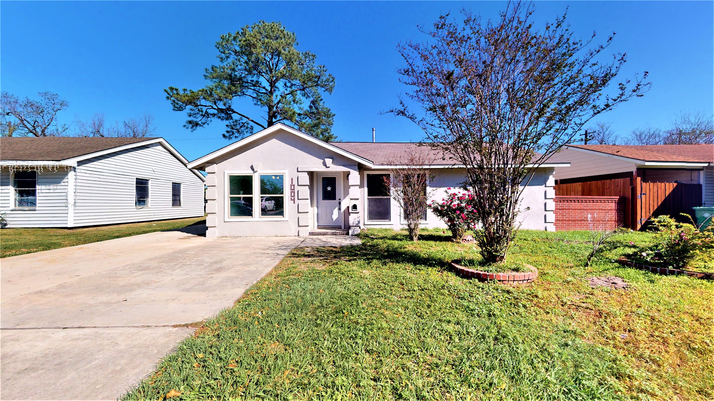 1004 W Thomas Avenue Pasadena TX 77506