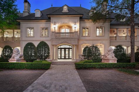 88 W Grand Regency Circle The Woodlands TX 77382
