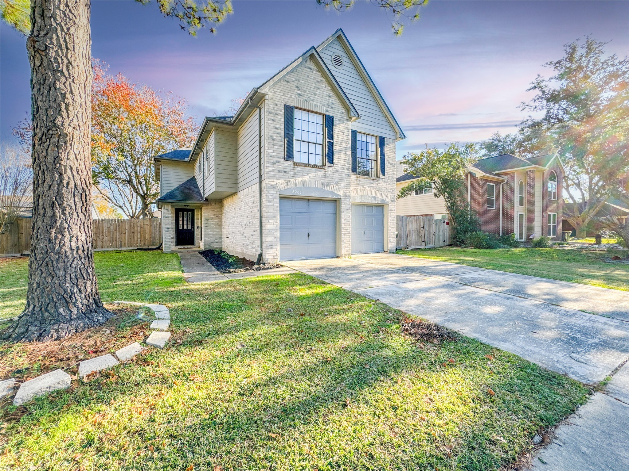 2205 Saint James Place Pearland TX 77581