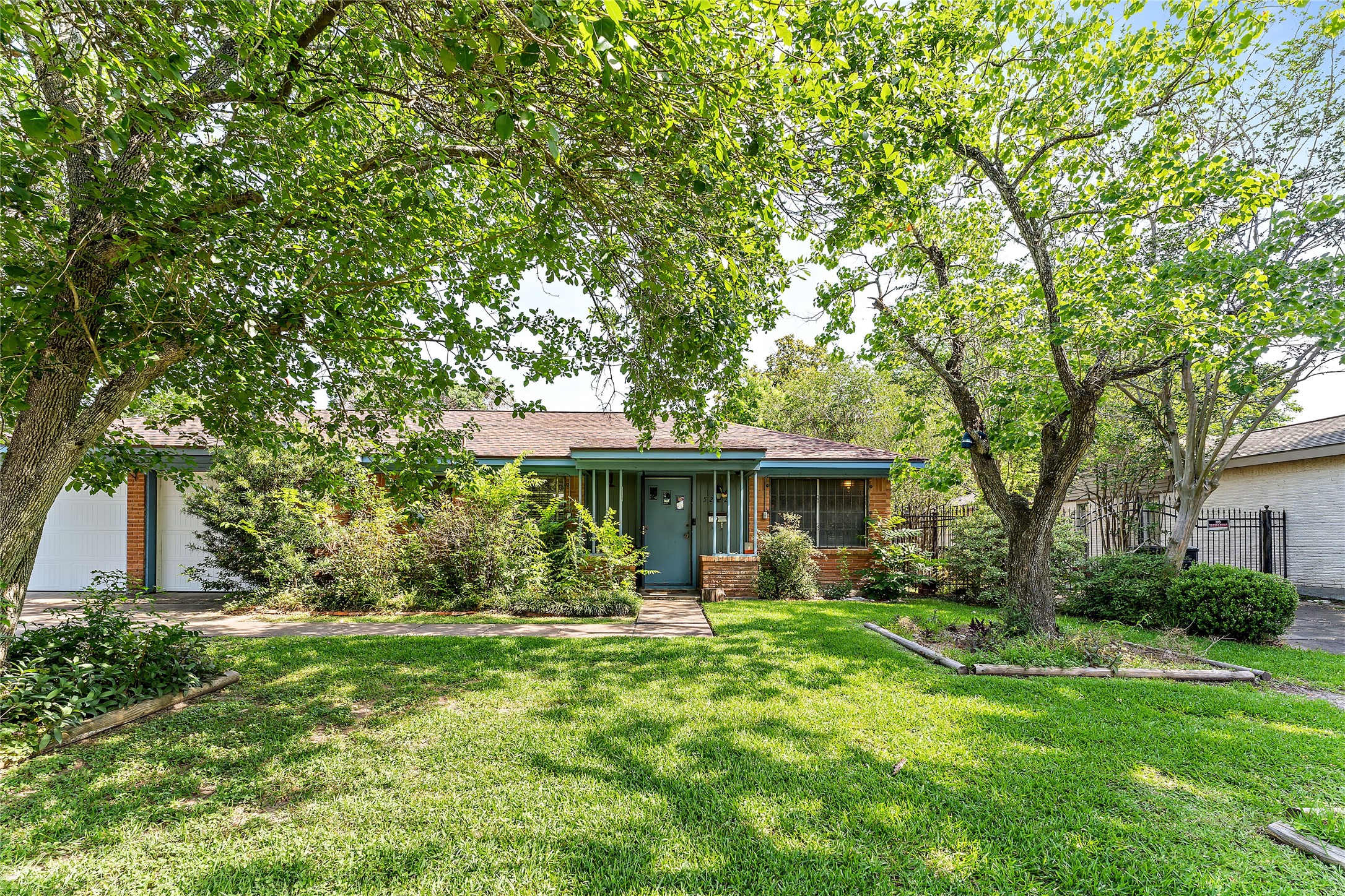 5222 Knotty Oaks Trail Houston TX 77045