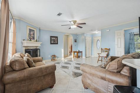 21 Pine Prairie School Road Huntsville TX 77320