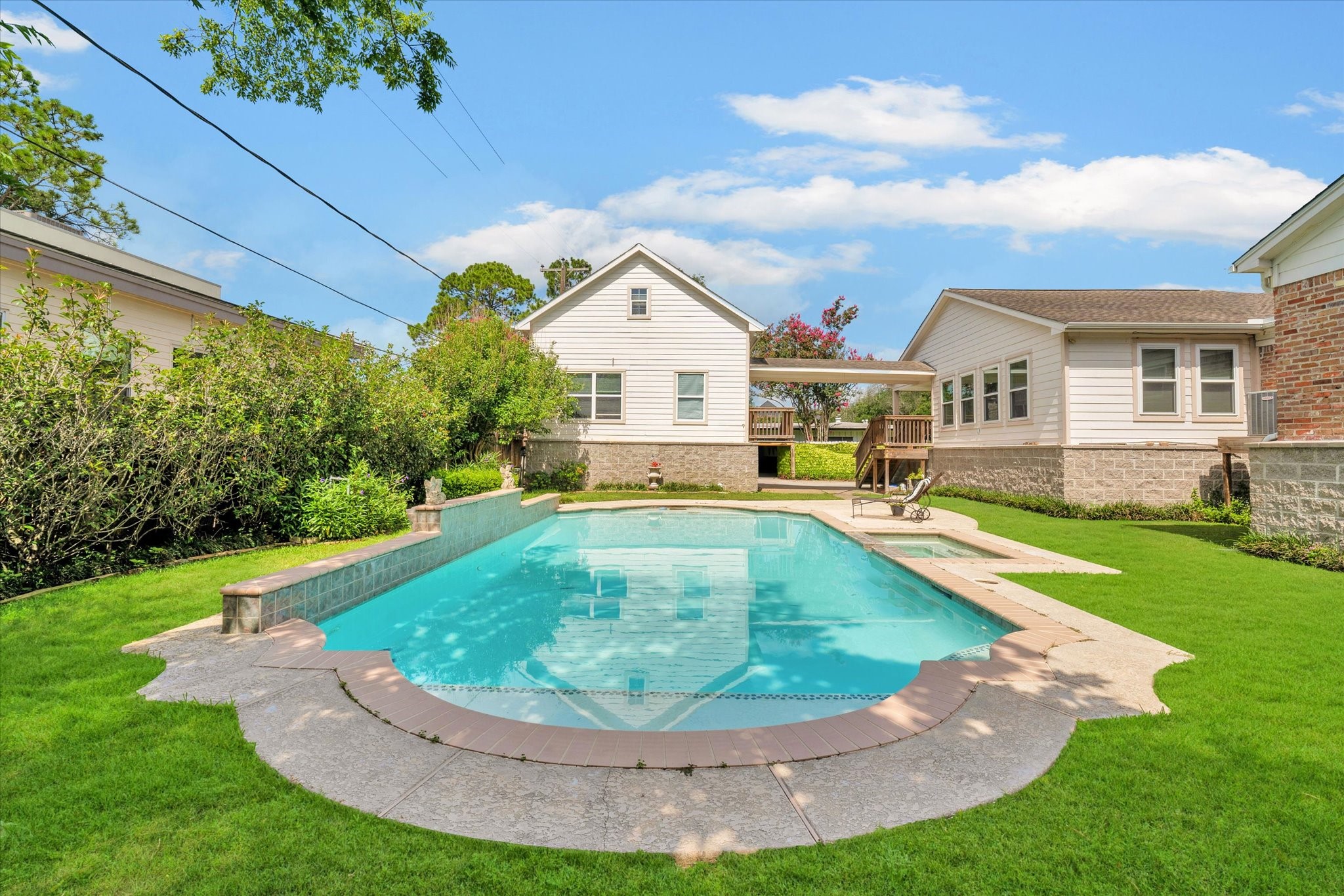 4927 Loch Lomond Drive Houston TX 77096