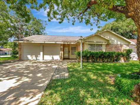 1716 Aspen Lane Seabrook TX 77586