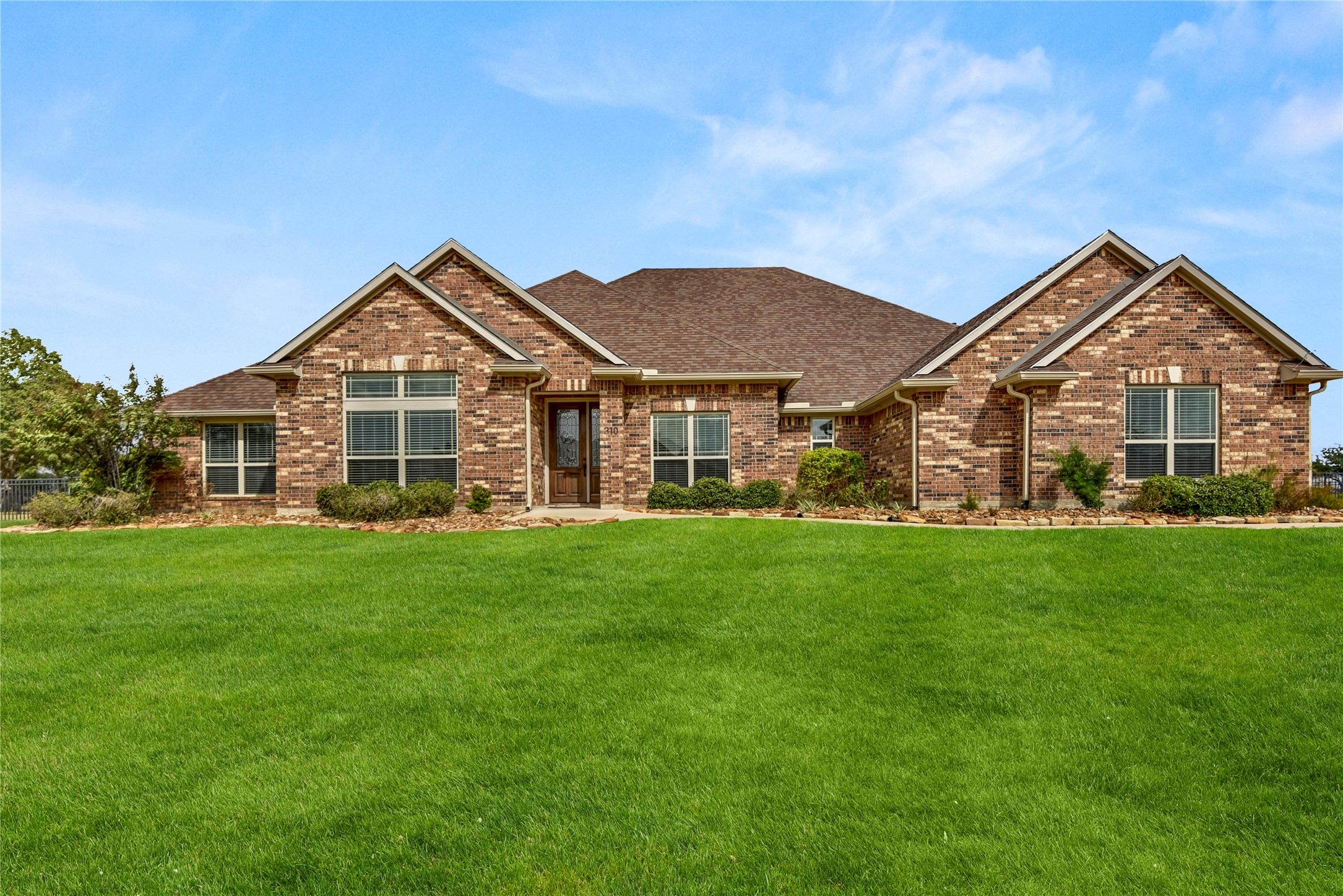 310 Mavanelle Cove Hempstead TX 77445