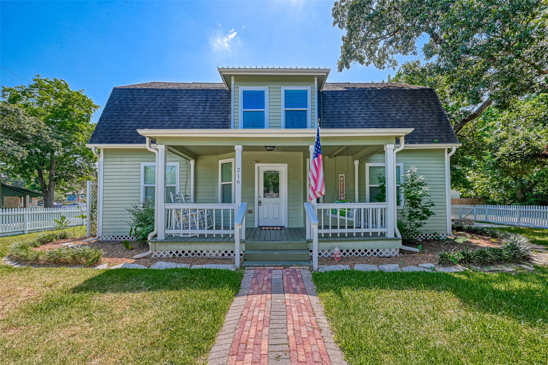 216 S Jackson Street Alvin TX 77511