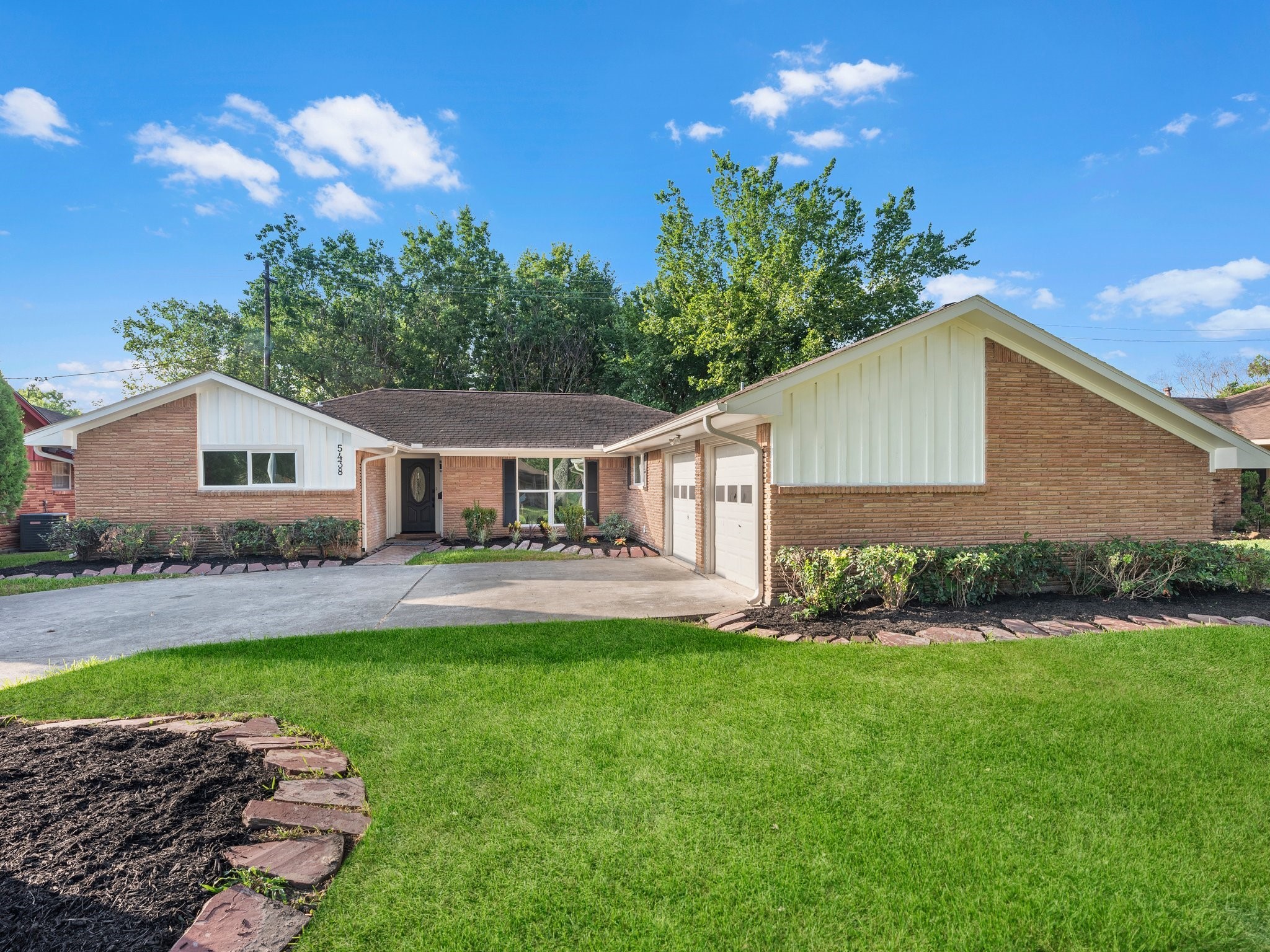 5438 Apple Creek Road Houston TX 77017