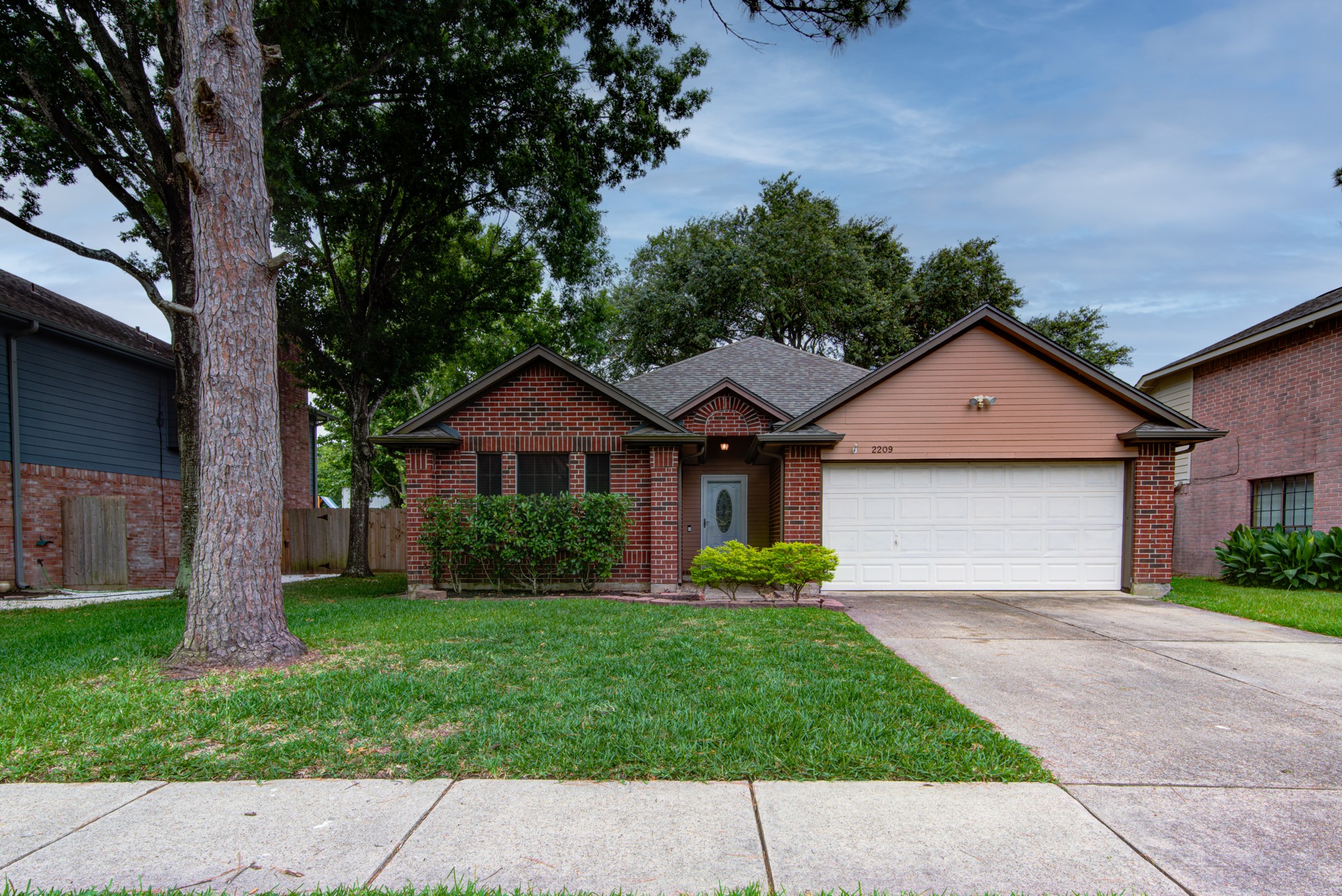 2209 Castle Drive League City TX 77573