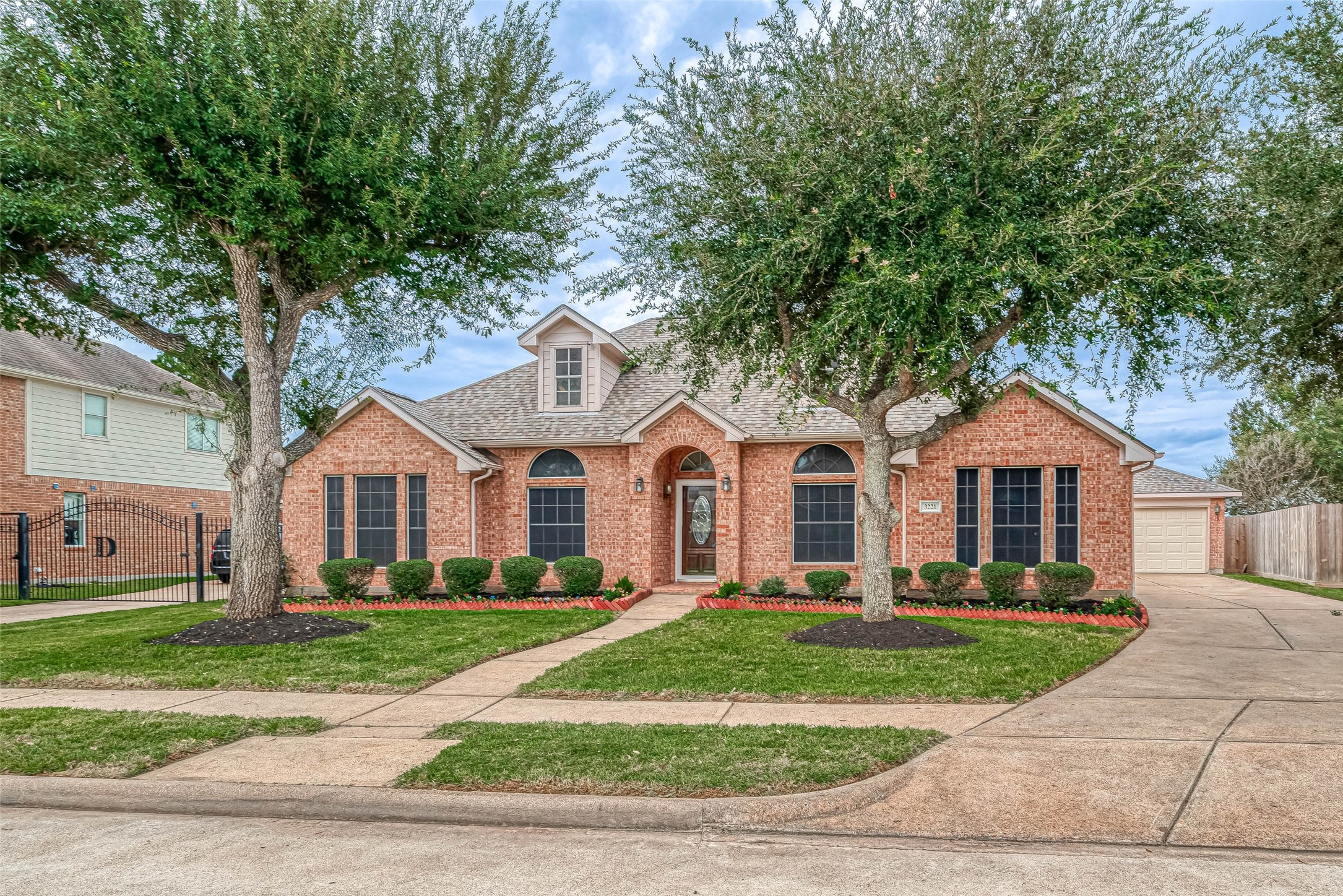 3221 Sumac Drive Pearland TX 77584