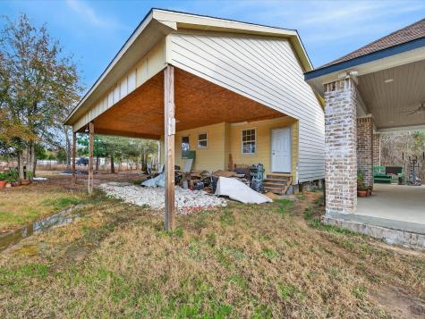 1833 County Road 3556 Cleveland TX 77327