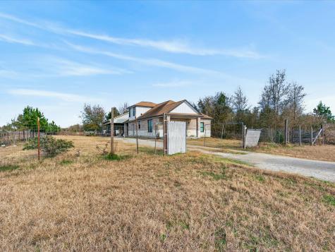 1833 County Road 3556 Cleveland TX 77327