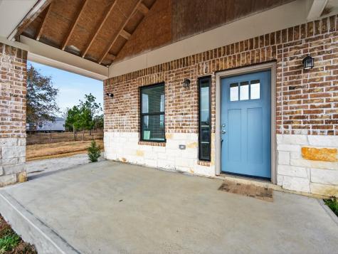 1833 County Road 3556 Cleveland TX 77327