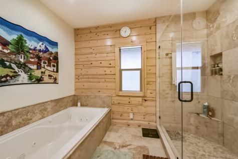 83 Maid Marian Cleveland TX 77327