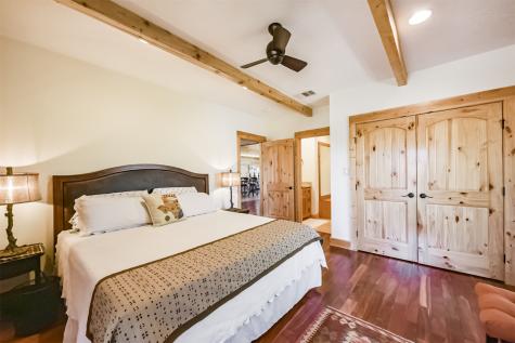83 Maid Marian Cleveland TX 77327