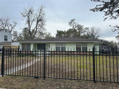 8105 Wier Drive Houston TX 77017