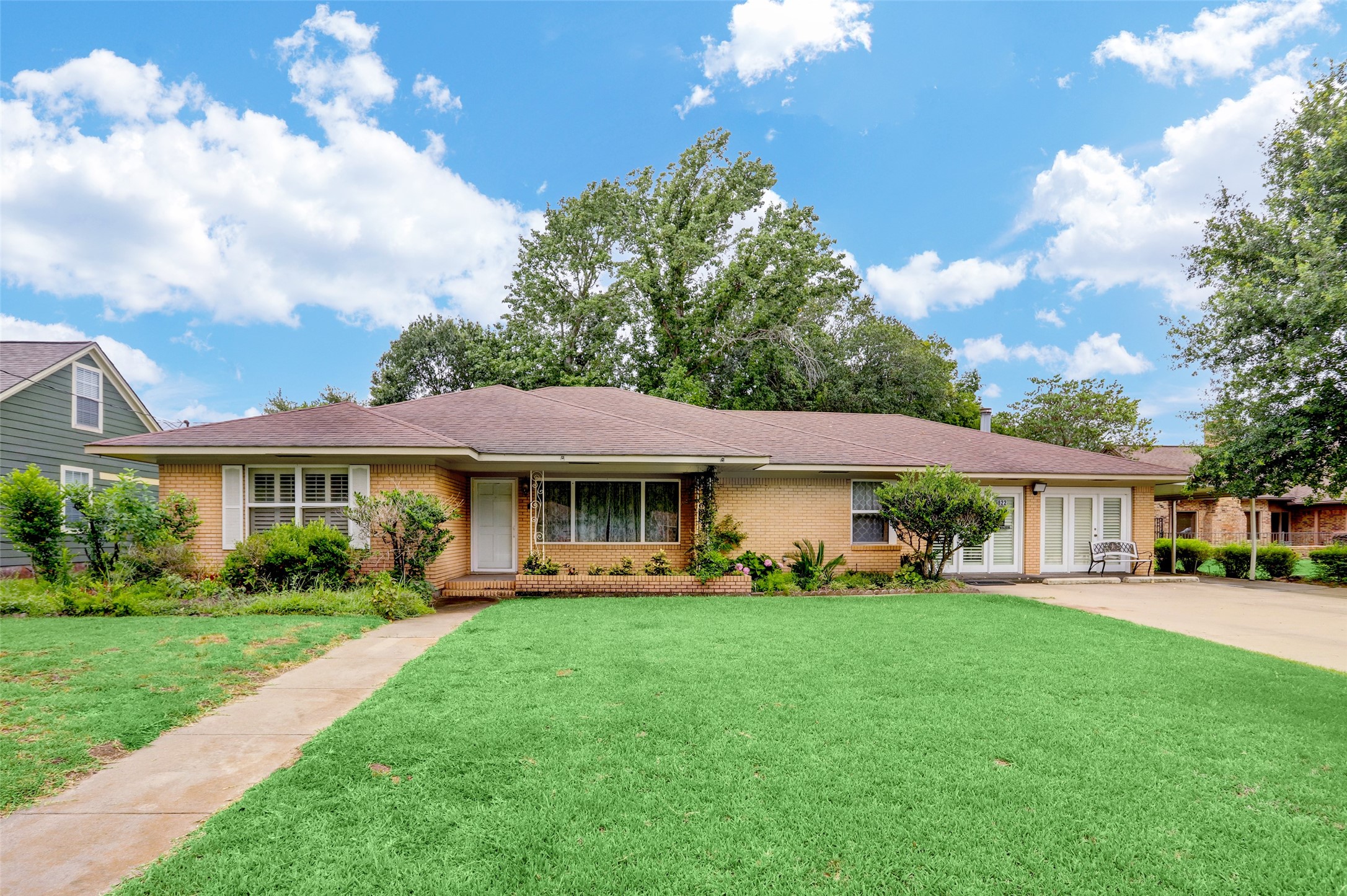 822 N Meyer Street Sealy TX 77474