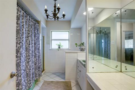 822 N Meyer Street Sealy TX 77474