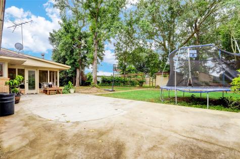 822 N Meyer Street Sealy TX 77474