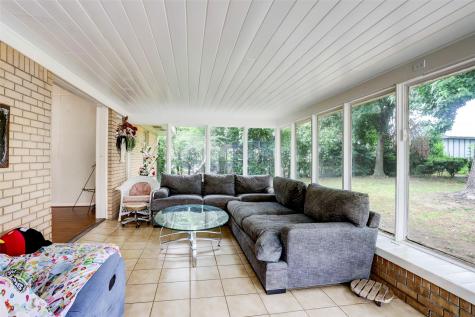 822 N Meyer Street Sealy TX 77474