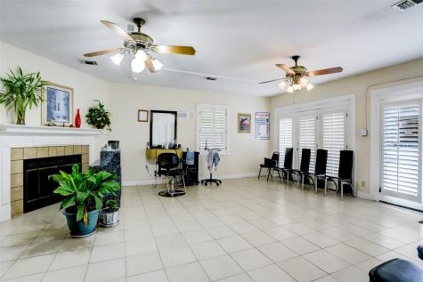 822 N Meyer Street Sealy TX 77474