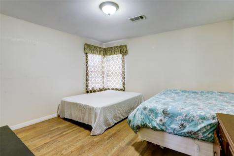 822 N Meyer Street Sealy TX 77474