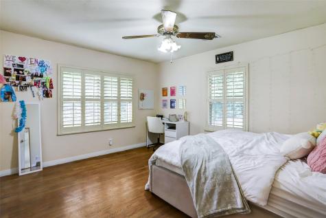 822 N Meyer Street Sealy TX 77474